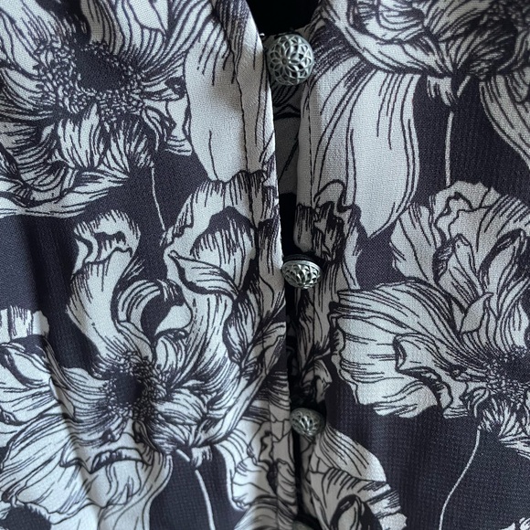 Pilcro Floral Black and White Blouse - Picture 3 of 5